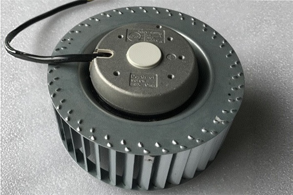 新風(fēng)系統(tǒng)風(fēng)機(jī)選型的五大關(guān)鍵參數(shù)：風(fēng)量、風(fēng)壓、效率、噪音、尺寸